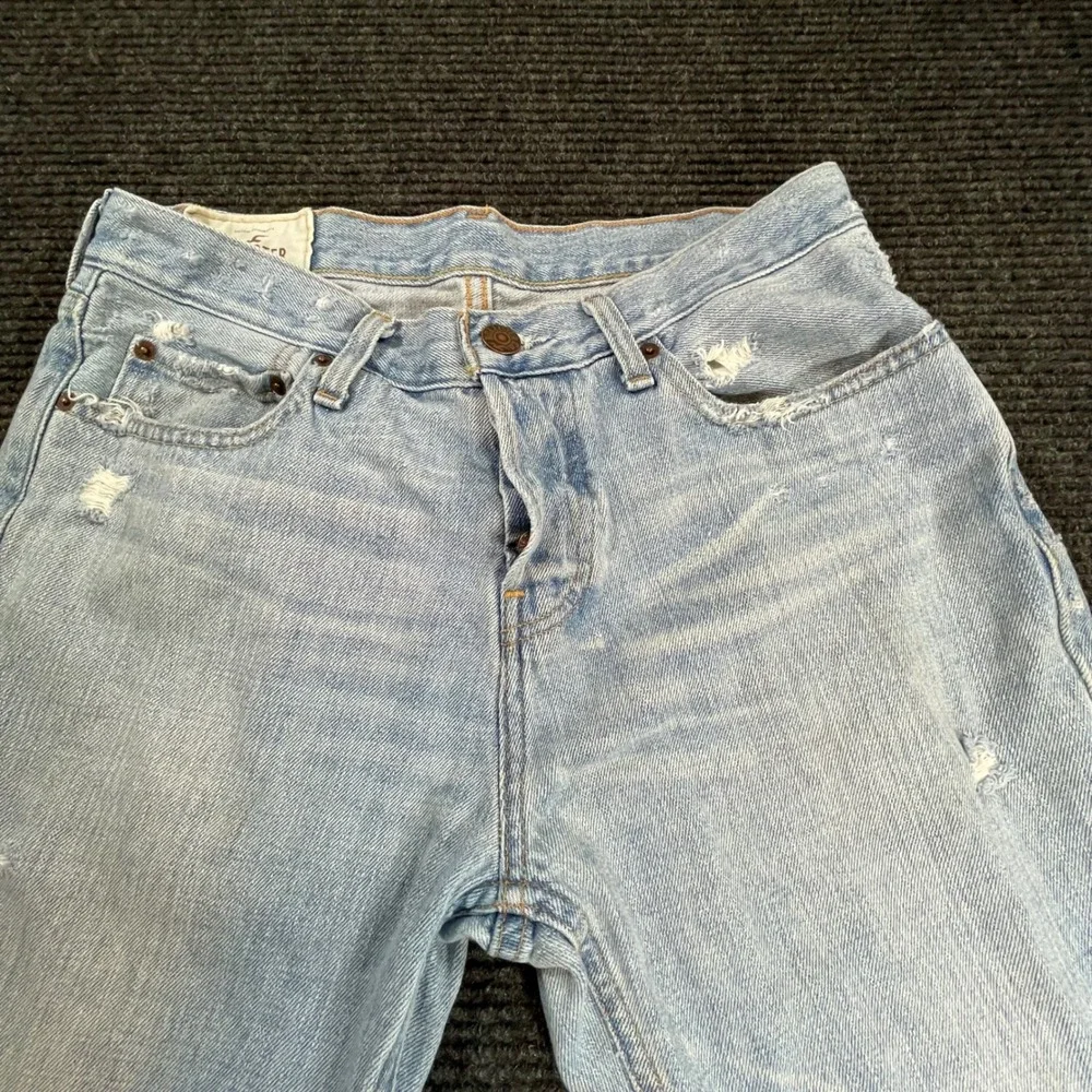 Hollister Mens Light Wash Distressed Straight Leg Jeans 31x30 Blue 100% Cotton